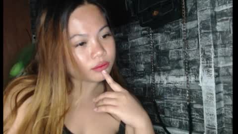 Snapshot of queen_fucker23 chatting on 01-16-26, 05:17 Angel online show from 01-16-26, 05:17