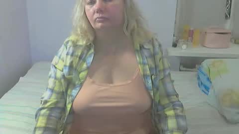 queen_jane8 online show from 10-16-25, 04:30
