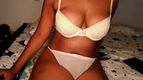 queen_joy123 online show from 11-16-25, 09:42