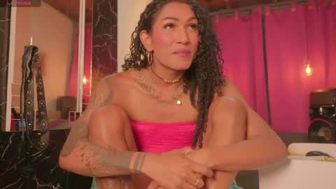 Snapshot of queen_kamil chatting on 05-20-26, 07:03 queen_kamil online show from 05-20-26, 07:03