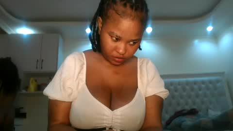 Queen kikih online show from 06-15-26, 01:08