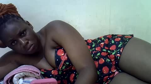queen_leilla online show from 06-27-26, 06:18