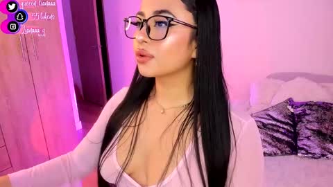 Snapshot of queen_liana chatting on 12-14-24, 04:56 Liana online show from 12-14-24, 04:56