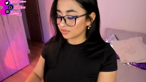 Snapshot of queen_liana chatting on 01-10-25, 05:26 Liana online show from 01-10-25, 05:26