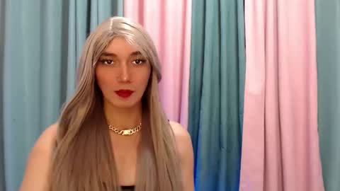 Queen Lucifer online show from 11-26-25, 10:27