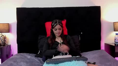 Snapshot of queen_misy chatting on 04-26-26, 08:39 queen_misy online show from 04-26-26, 08:39