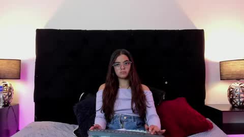 Snapshot of queen_misy chatting on 05-01-26, 08:46 queen_misy online show from 05-01-26, 08:46