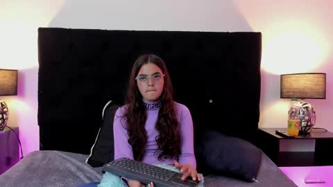 Snapshot of queen_misy chatting on 05-02-26, 08:25 queen_misy online show from 05-02-26, 08:25