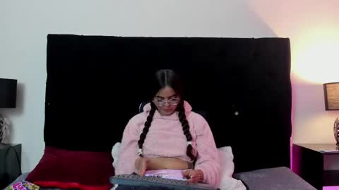 Snapshot of queen_misy chatting on 05-10-26, 09:20 queen_misy online show from 05-10-26, 09:20