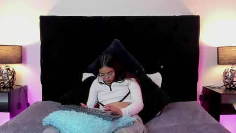 Snapshot of queen_misy chatting on 05-17-26, 09:11 queen_misy online show from 05-17-26, 09:11
