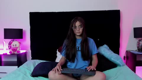 Snapshot of queen_misy chatting on 05-24-26, 08:58 queen_misy online show from 05-24-26, 08:58