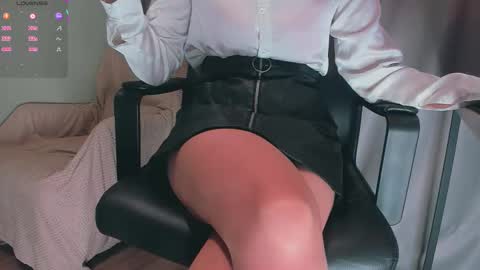 Snapshot of queen_nylon chatting on 01-12-26, 08:03 Carly online show from 01-12-26, 08:03