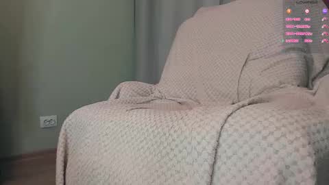 Snapshot of queen_nylon chatting on 02-13-26, 07:21 Carly online show from 02-13-26, 07:21