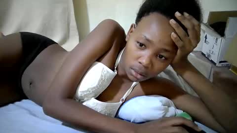 Snapshot of queen_slender chatting on 05-29-26, 07:17 queen_slender online show from 05-29-26, 07:17