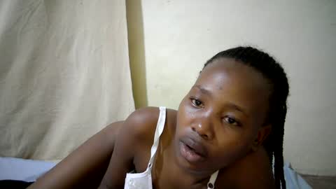 Snapshot of queen_slender chatting on 06-12-26, 07:24 queen_slender online show from 06-12-26, 07:24