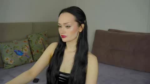 Snapshot of queenaliss chatting on 04-28-26, 07:02 Your world and the universe Aliss online show from 04-28-26, 07:02