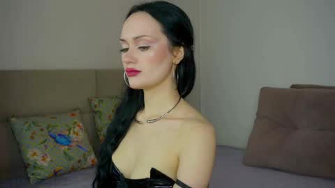 Snapshot of queenaliss chatting on 05-15-26, 05:58 Your world and the universe Aliss online show from 05-15-26, 05:58