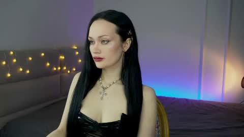 Snapshot of queenaliss chatting on 05-24-26, 04:39 Your world and the universe Aliss online show from 05-24-26, 04:39