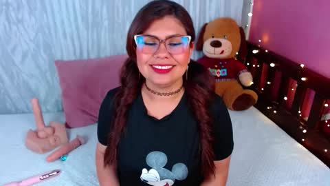 Queenamazon  online show from 10-28-25, 04:16