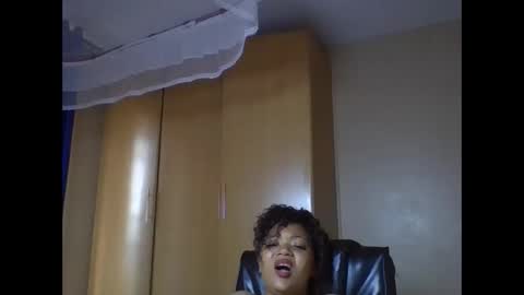 Snapshot of queenbebony2 chatting on 04-30-26, 06:53 Queenbebony2 online show from 04-30-26, 06:53