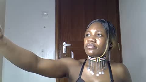 Snapshot of queenbest chatting on 04-06-26, 04:46 Cindy Melahnin online show from 04-06-26, 04:46