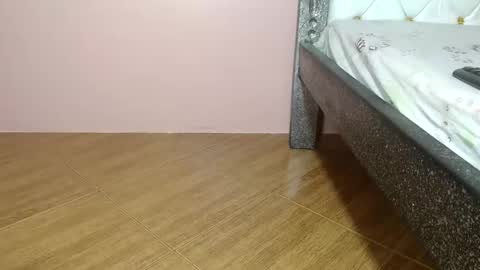 Snapshot of queenchloe1 chatting on 04-12-26, 04:45 queenchloe1 online show from 04-12-26, 04:45