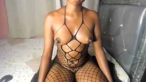 queenchloe1 online show from 07-03-26, 04:52