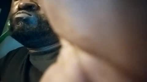 Snapshot of queencity3880 chatting on 04-10-26, 01:27 Juicyblacc online show from 04-10-26, 01:27