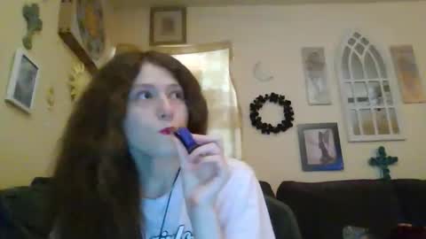 queencrimsonlvx online show from 05-10-26, 10:31