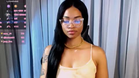 Snapshot of queendom_ing chatting on 05-27-26, 01:57 Sweet Goddess online show from 05-27-26, 01:57