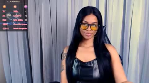 Snapshot of queendom_ing chatting on 05-27-26, 04:37 Sweet Goddess online show from 05-27-26, 04:37