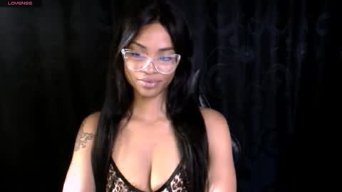 Snapshot of queendom_ing chatting on 06-06-26, 01:54 Sweet Goddess online show from 06-06-26, 01:54