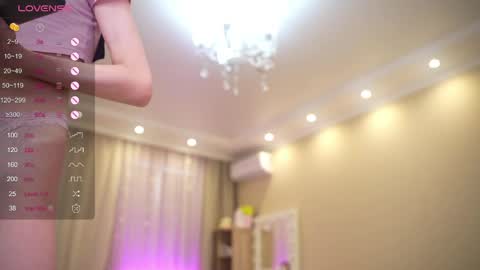 Nelly  INSTA  queenelia  online show from 06-07-26, 09:57