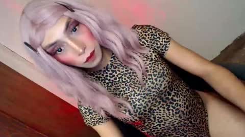 Snapshot of queenfoxylady chatting on 01-12-26, 04:56 just call me QUEEN and ill be there online show from 01-12-26, 04:56
