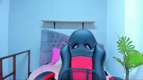 Queen online show from 03-02-26, 06:48