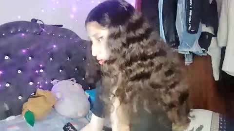 Snapshot of queenjenn__ chatting on 11-27-25, 03:08 QUEENJEENN online show from 11-27-25, 03:08