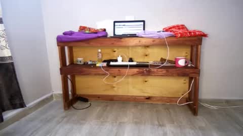 Nina online show from 10-02-25, 07:48