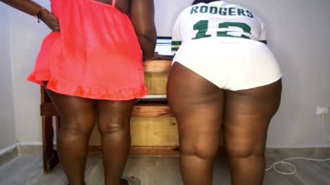 Nina online show from 10-15-25, 02:39