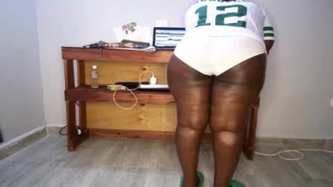 Nina online show from 10-29-25, 08:16