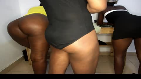 Nina online show from 04-01-26, 01:41