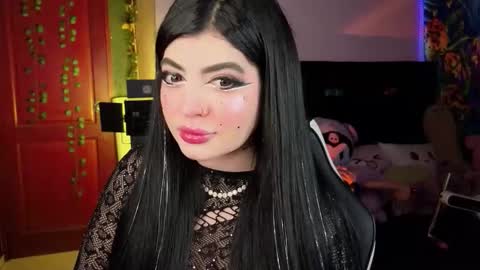 Snapshot of queenlamia chatting on 02-13-26, 05:47 Taurus online show from 02-13-26, 05:47