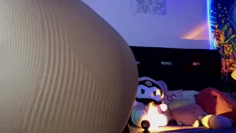 Snapshot of queenlamia chatting on 02-19-26, 05:14 Taurus online show from 02-19-26, 05:14