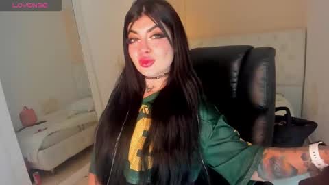 Snapshot of queenlamia chatting on 03-03-26, 11:49 Taurus online show from 03-03-26, 11:49