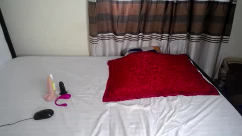 Maila online show from 11-12-25, 01:00