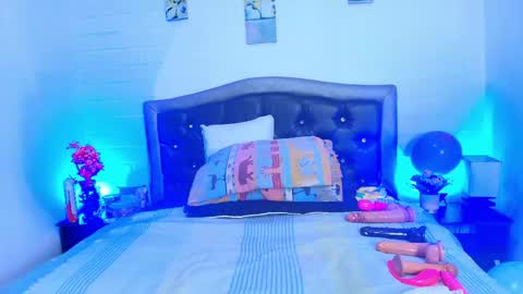 VickyBoobss online show from 04-18-26, 12:31