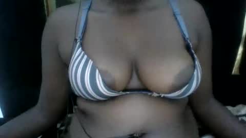 Snapshot of queenmelany chatting on 10-10-25, 09:03 queenmelany online show from 10-10-25, 09:03