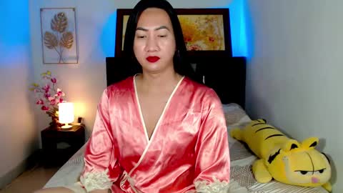 QUEEN online show from 12-25-24, 05:48