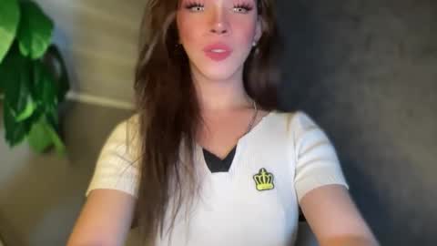 QUEEN online show from 11-30-25, 09:24