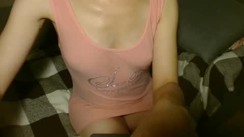 Snapshot of queenoftenderness chatting on 11-10-25, 07:46 queenoftenderness online show from 11-10-25, 07:46