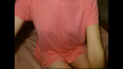 Snapshot of queenoftenderness chatting on 11-19-25, 08:53 queenoftenderness online show from 11-19-25, 08:53